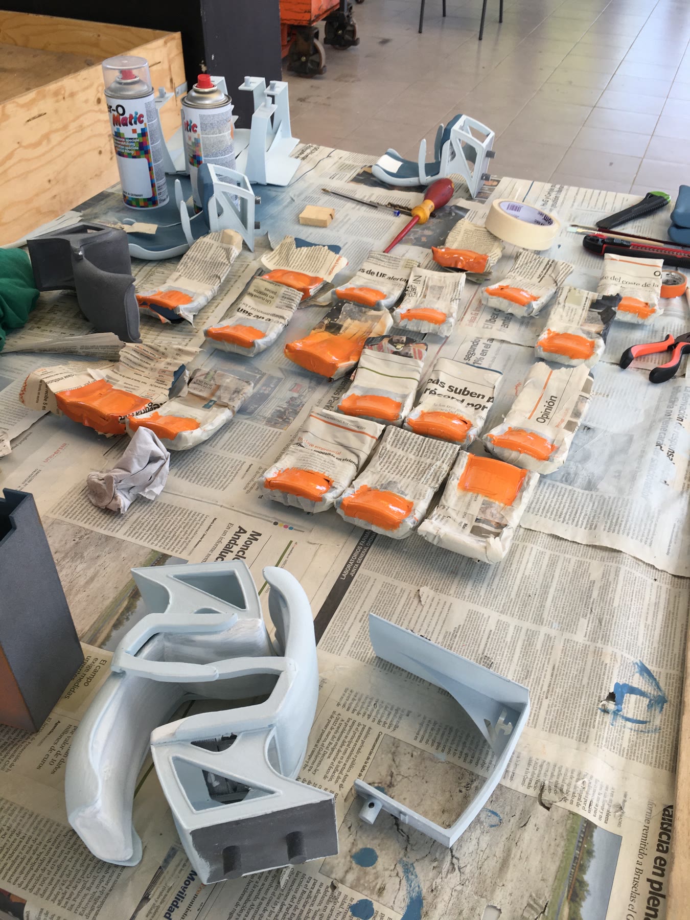Fabricación y terminación de las piezas del interior